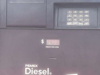 Ignoran gasolineras precio oficial del diésel; lo venden hasta en 28 pesos