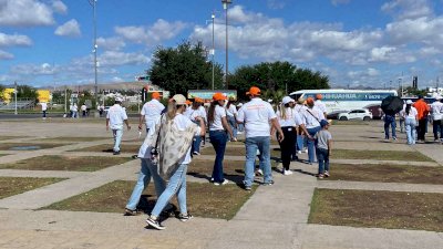 Se retiran maestros de Plaza del Ángel después de desfile