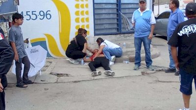 Omite alto y provoca choque con dos heridos en Villas del Rey