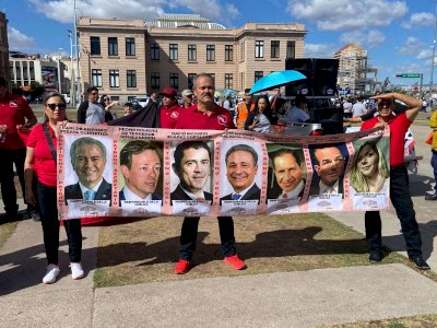 Protesta contingente de telefonistas y del Monte de Piedad en el Ángel 