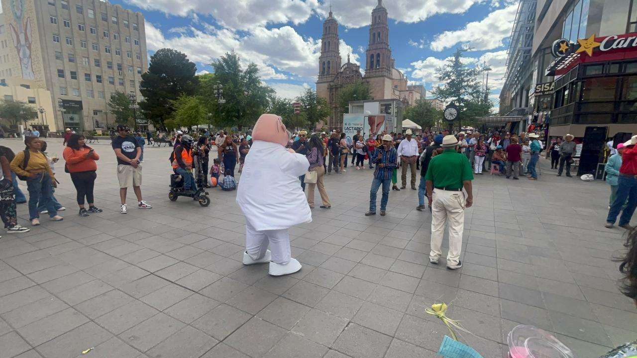 Conquista el Doctor Simi el centro histórico con sus pasos prohibidos 