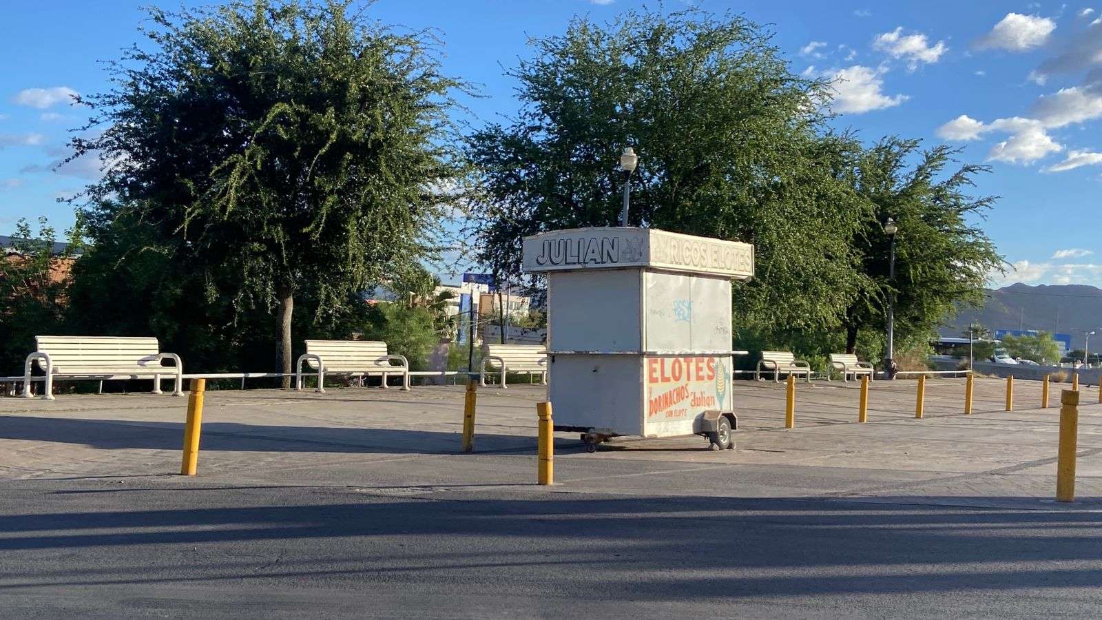 Lucen calles del centro vacías por día de asueto 