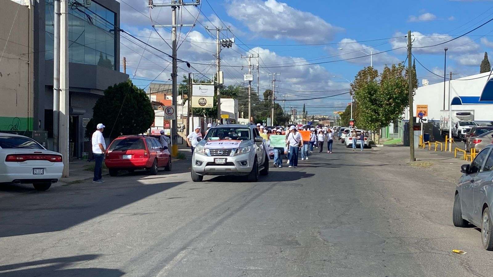 Desfilan más de 2 mil maestros de la Sección 42 rumbo al Ángel