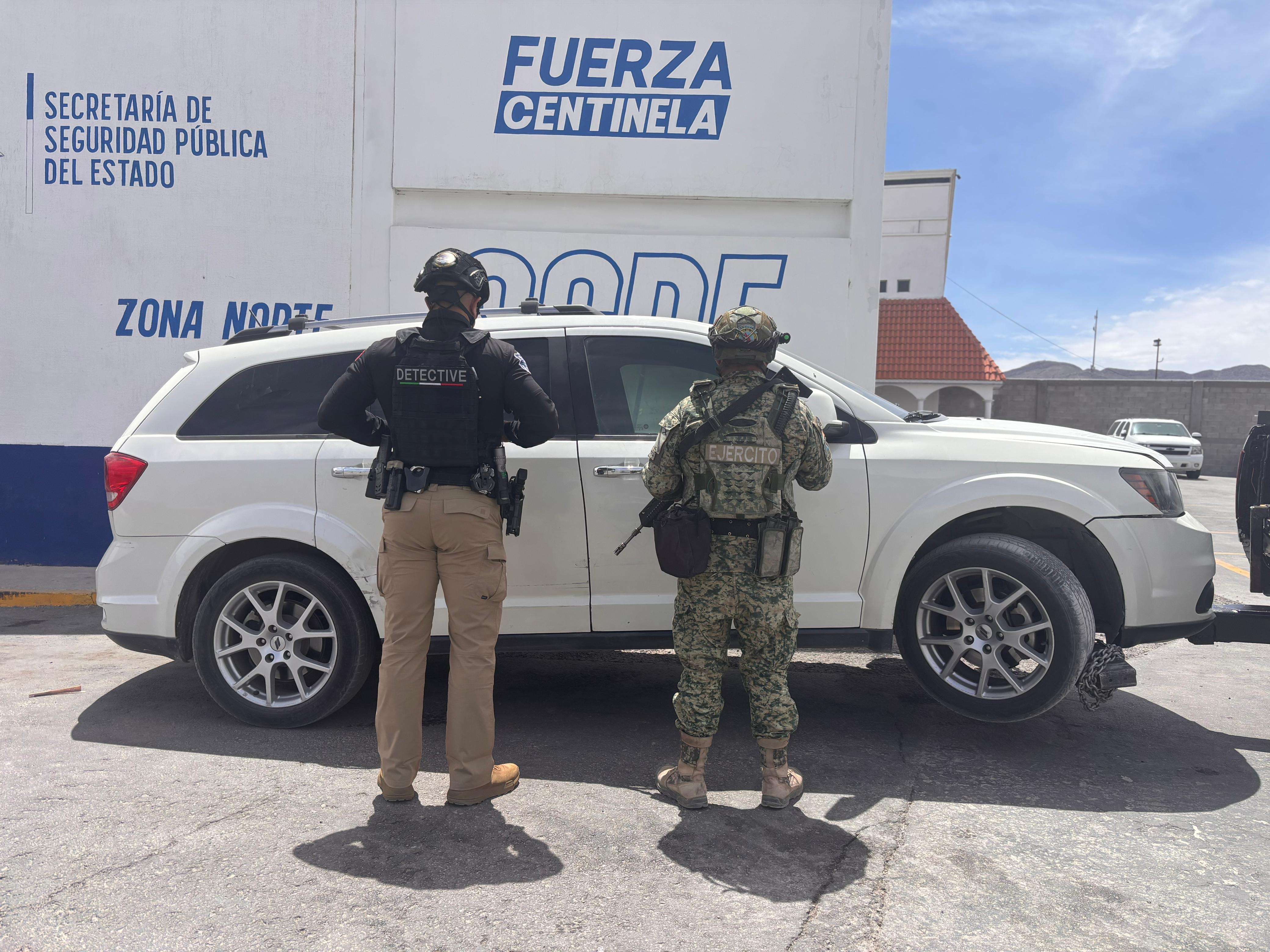 Aseguran auto con reporte de robo abandonado