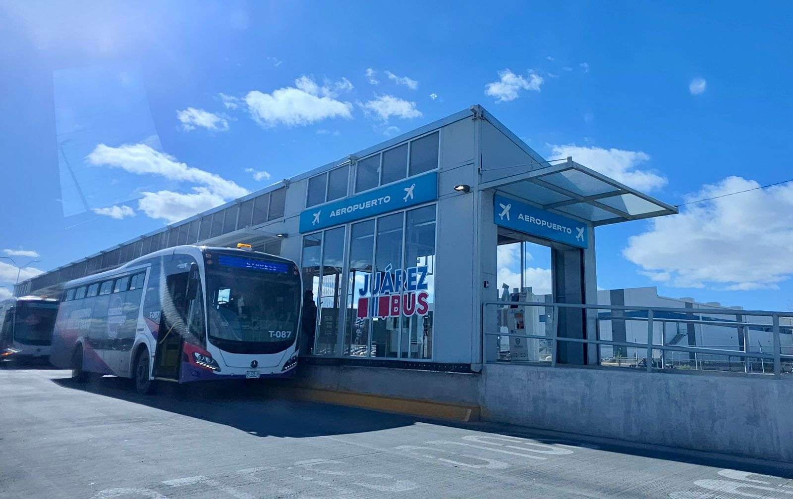 Llaman a usar el JuárezBus hoy y mañana por conciertos de BTS