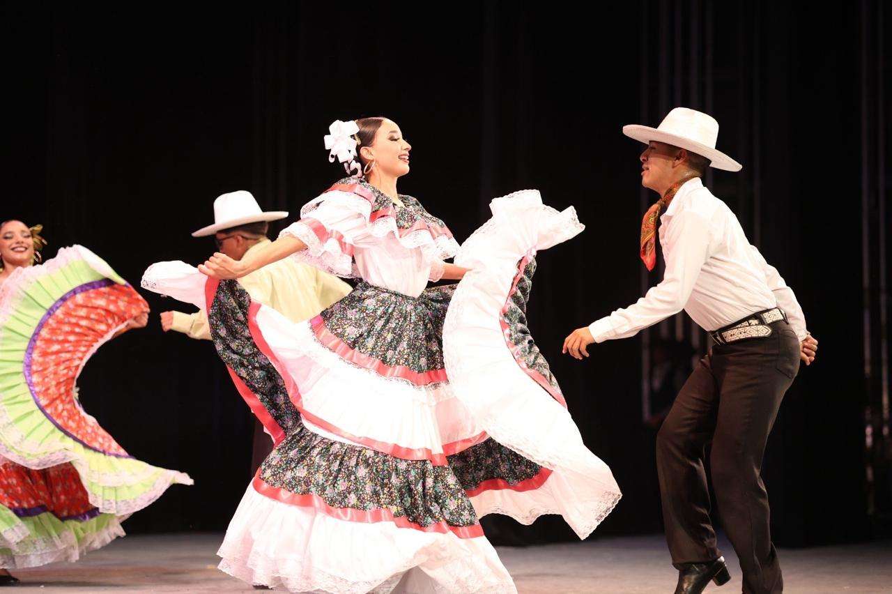 Realizan el 3er Concurso Nacional de Danza Folklórica