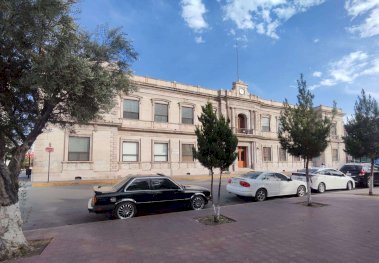 Adelantan asueto en escuelas para este lunes; reanudan clases el martes 
