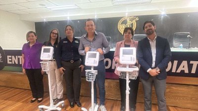 Entrega Marco Bonilla monitores pediátricos al Sindicato del Imss