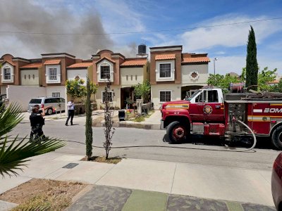 Sofocan incendio en casa del fraccionamiento Romanza 2