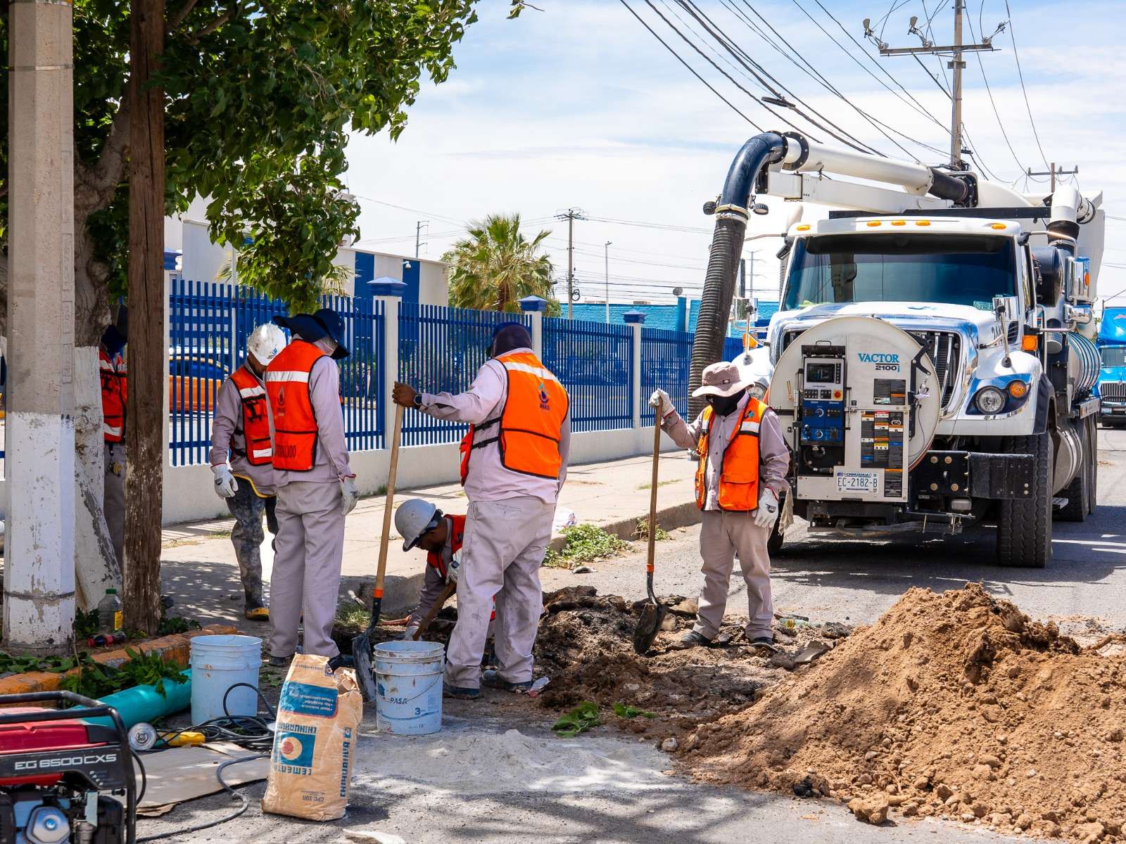 Repone JMAS línea de alcantarillado en Parque Industrial Río Bravo