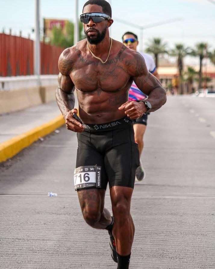 Se vuelve viral corredor en carrera Anti Run Club
