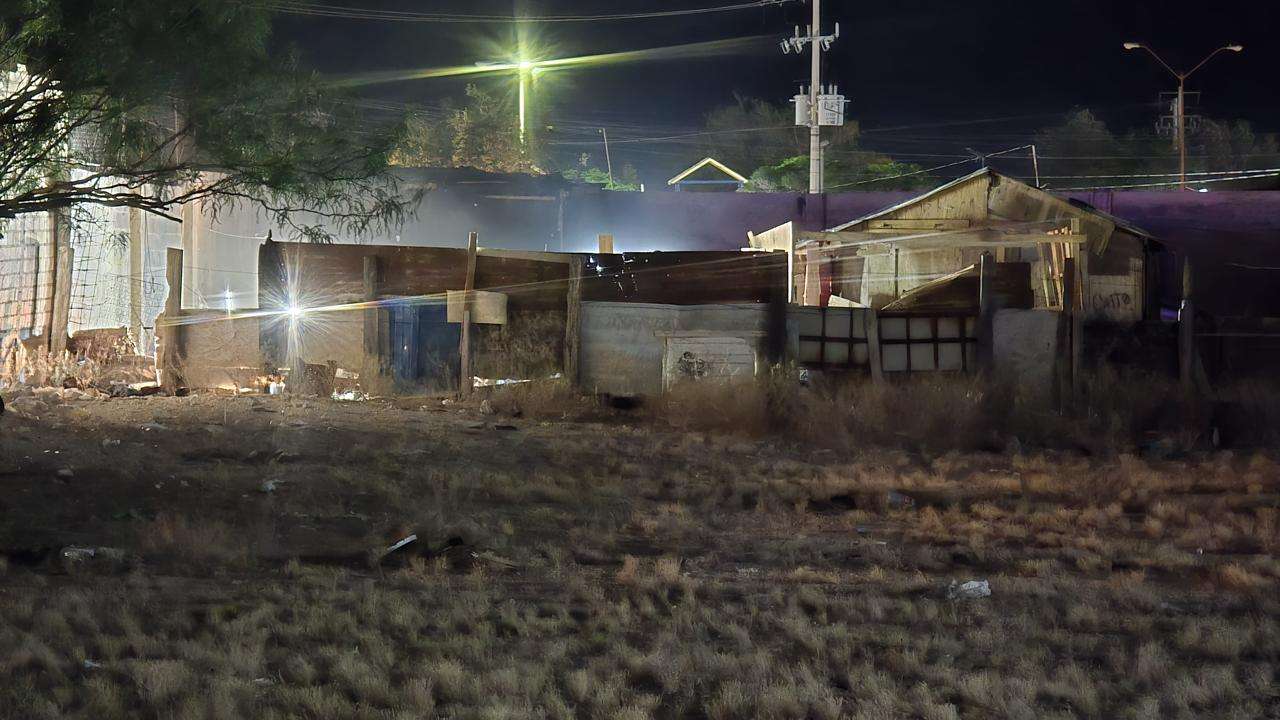 Catean vivienda y localizan cuerpo de hombre sepultado en el patio 