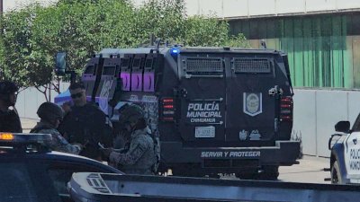 Trasladan bajo fuerte operativo a detenidos de Paseos de Chihuahua