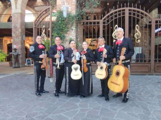 Repuntan contrataciones de mariachis por el 10 de mayo 