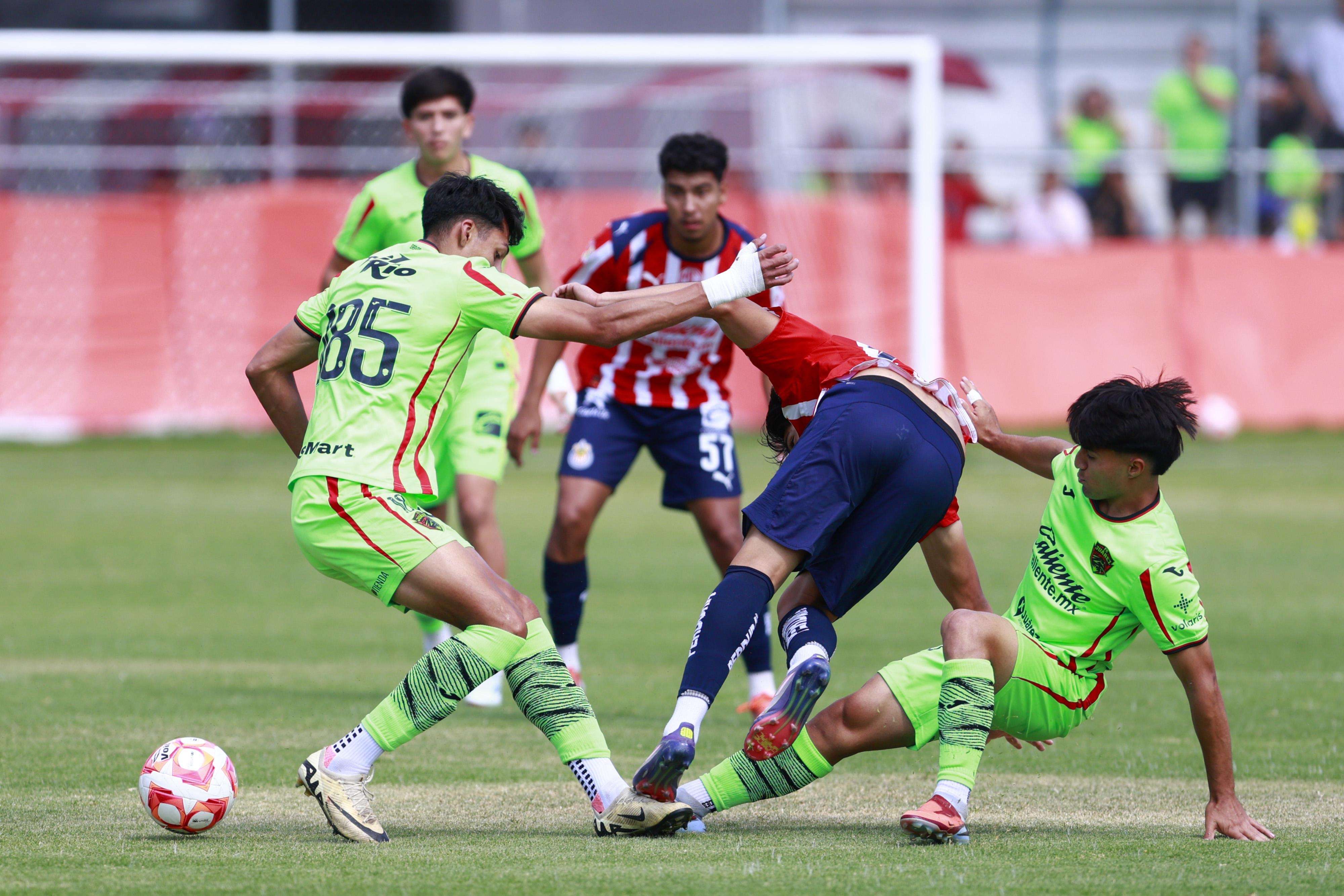 Bravos empata con Chivas 