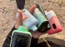 Sorprenden con Operativo Mochila en Cobach 10; alumnos tiran vapeadores