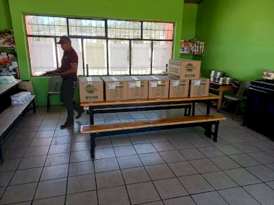 Llevan apoyos alimentarios a familias del municipio de Balleza 