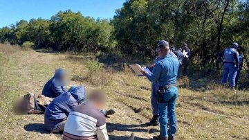 Detienen a cuatro mexicanos en laboratorio de drogas en Sudáfrica 