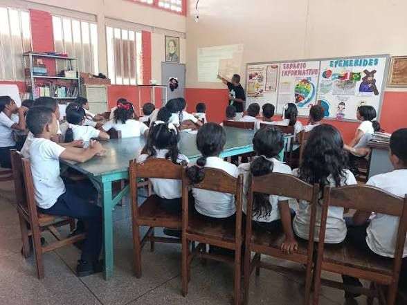 Suspenden clases mañana por Día del Maestros 