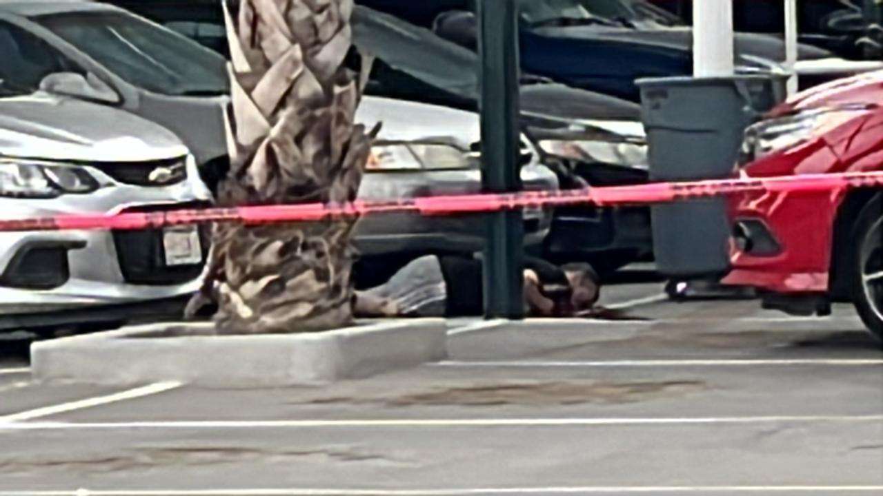 Asesinan a dos hombres en el estacionamiento de Soriana Alameda Iglesias
