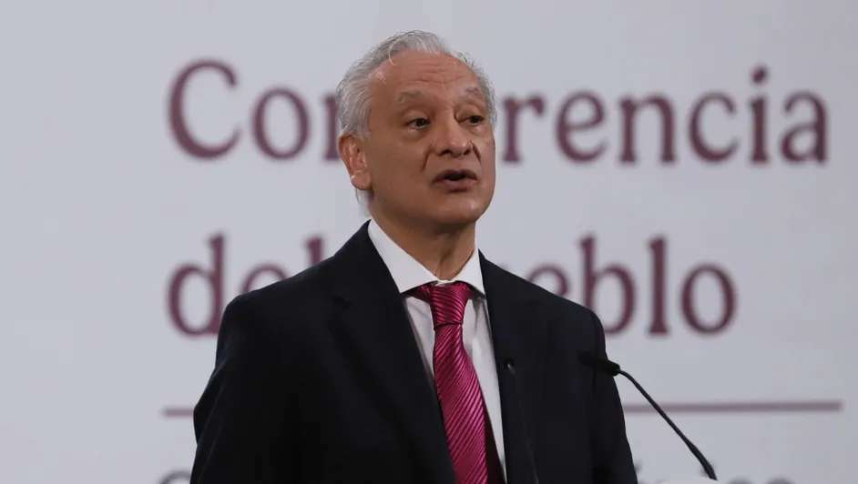 Deja Víctor Rodríguez dirección de Pemex; Juan Carpio tomará el cargo