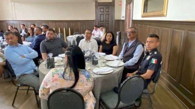 Ofrecen desayuno a docentes del Instituto Estatal de Seguridad Pública 