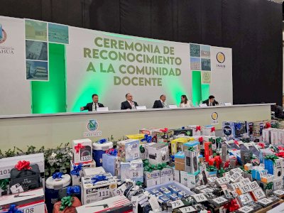 Entrega Uach reconocimientos por hasta 45 años de servicio docente