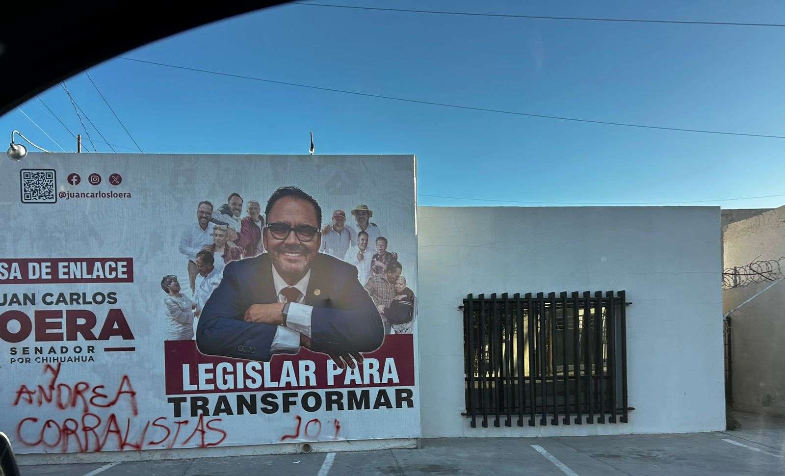 Grafitean oficina del Senador Juan Carlos Loera 