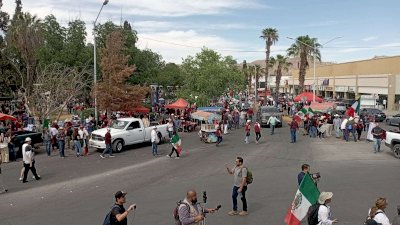 Arriban contingentes morenistas a la Glorieta de Pancho Villa