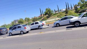 Provoca choque caos vial y largas filas en túnel de La Cantera