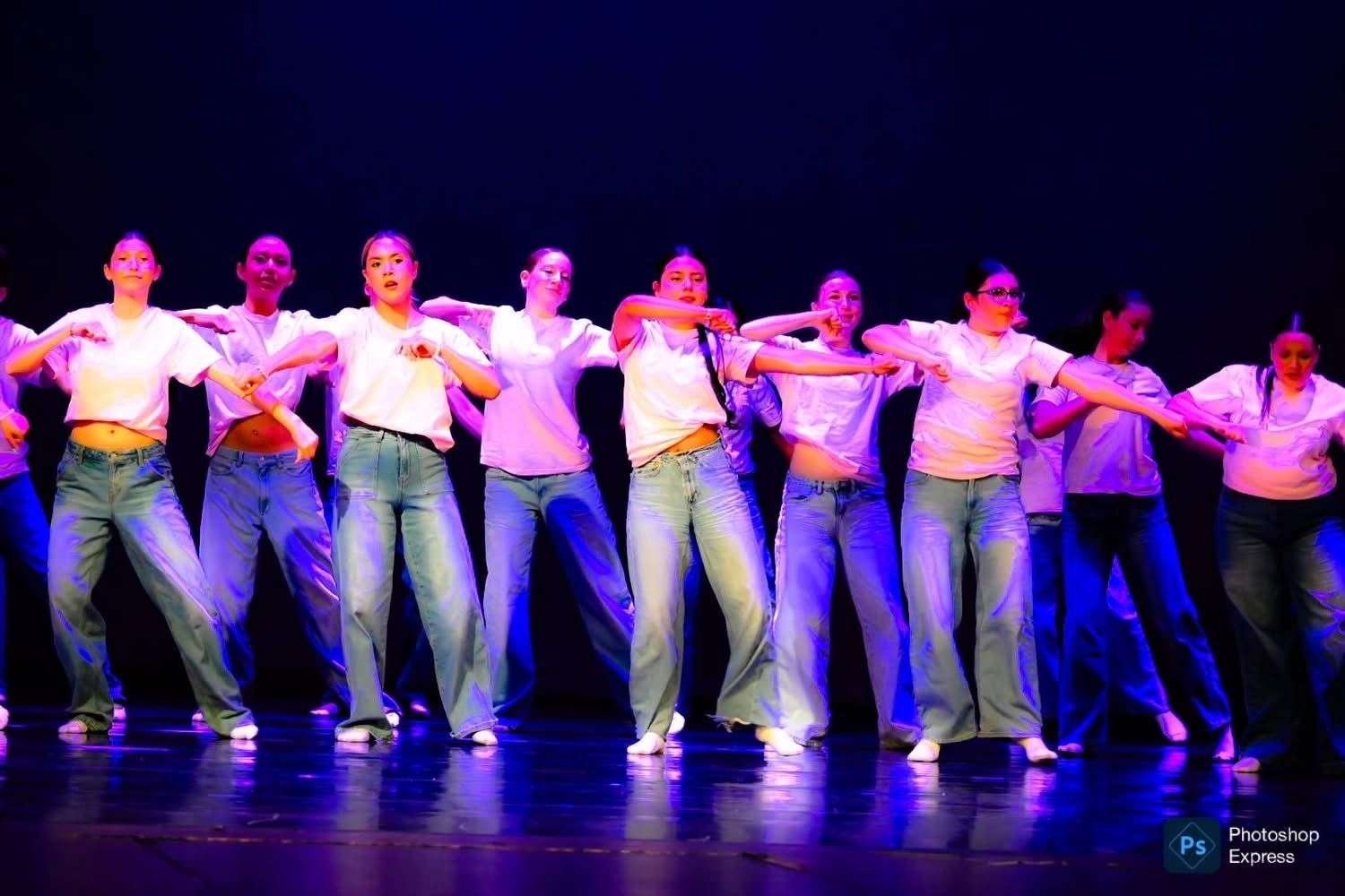 Presentan alumnos de Coronado High School noche musical en el museo