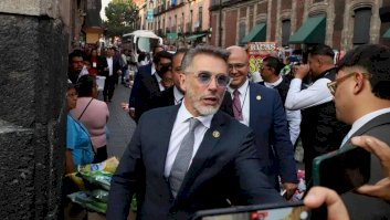 Presenta Sergio Mayer su renuncia como militante de Morena 