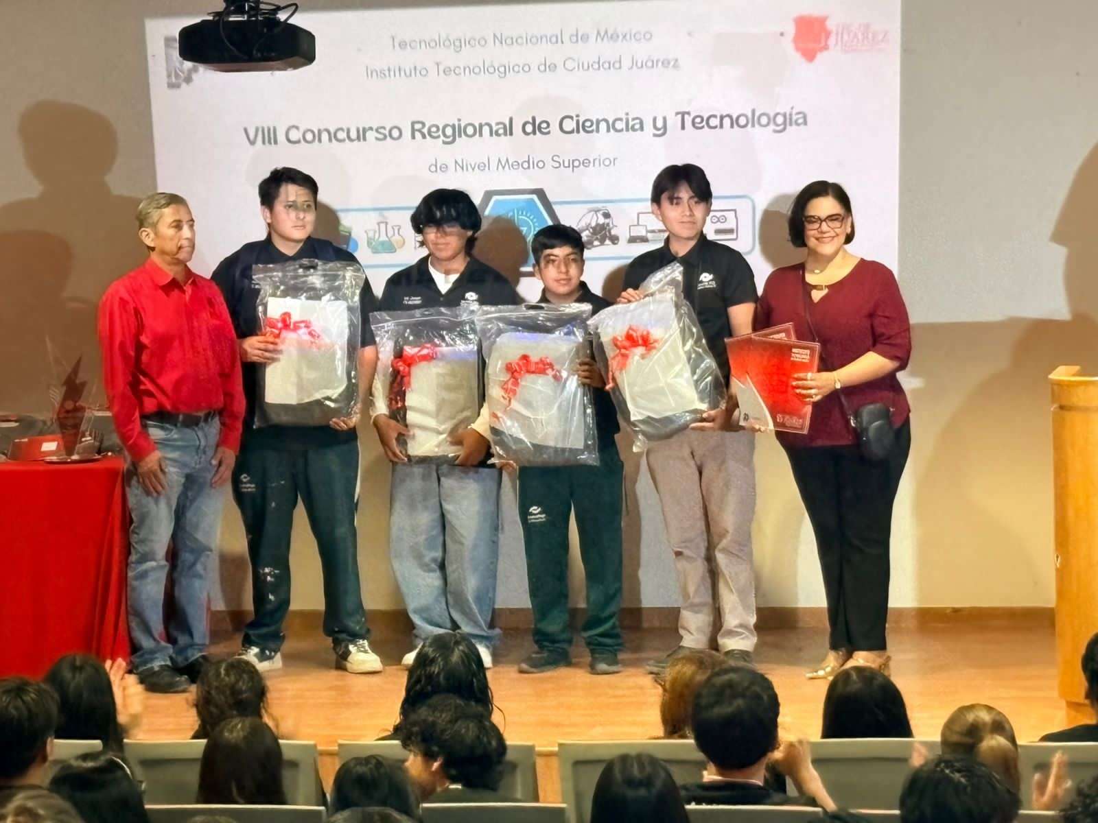 Destacan estudiantes de Conalep en concurso de Ciencia y Tecnología 