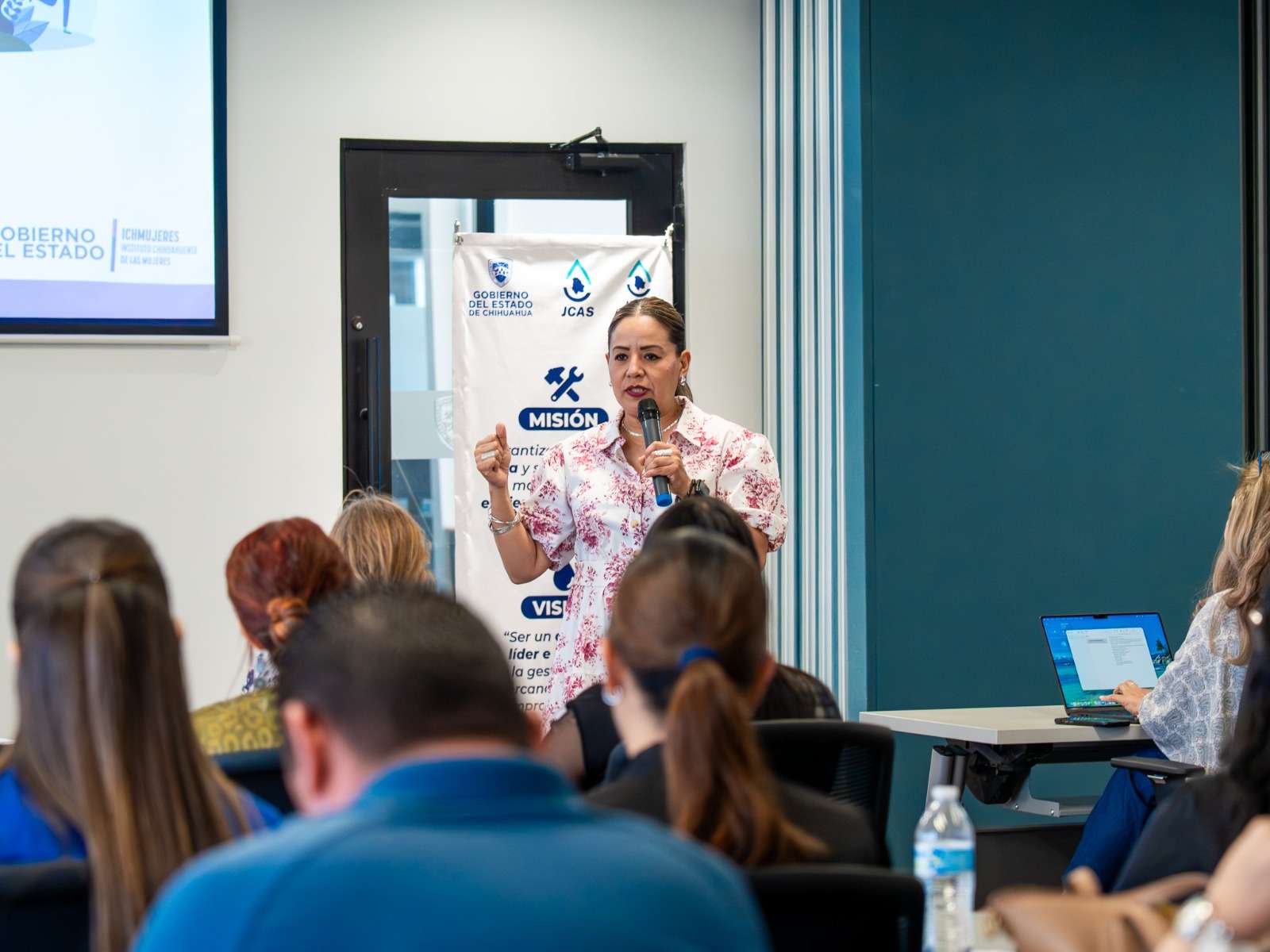 Imparte JMAS charla sobre autocuidado y empoderamiento femenino