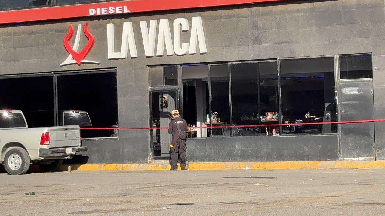 Asesinan a hombre en el baño de un bar en la Gomez Morín 