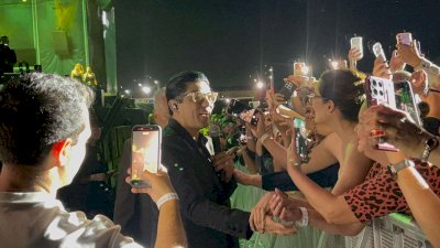Pone Víctor García a cantar a miles en la Feria de Santa Rita