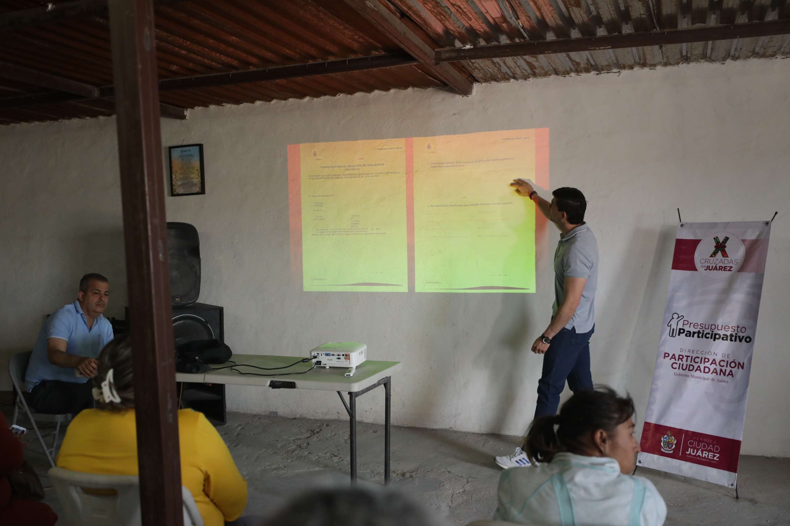 Imparten curso de Presupuesto Participativo en Los Kilómetros 