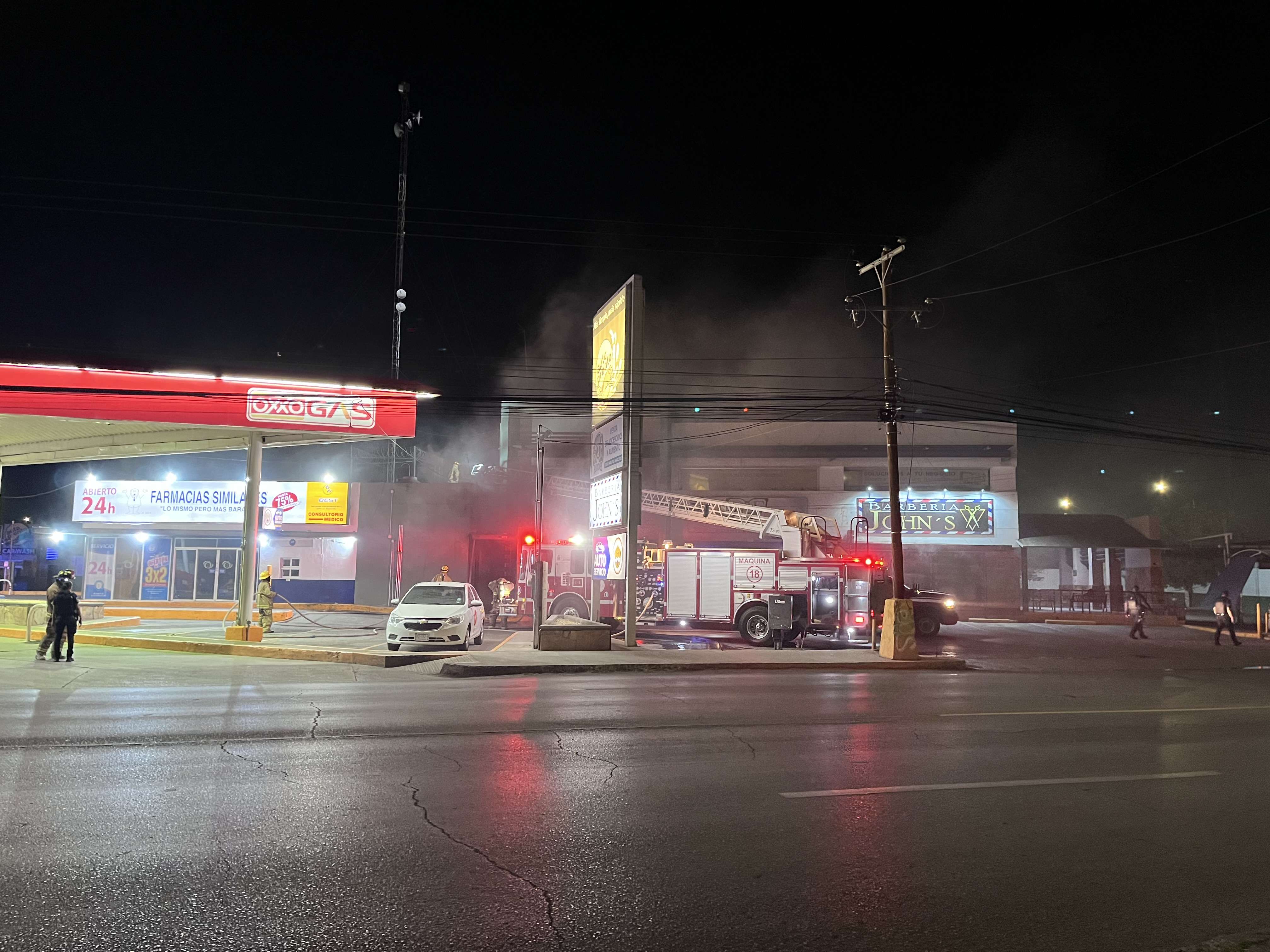  Se incendia cuarto eléctrico de locales comerciales