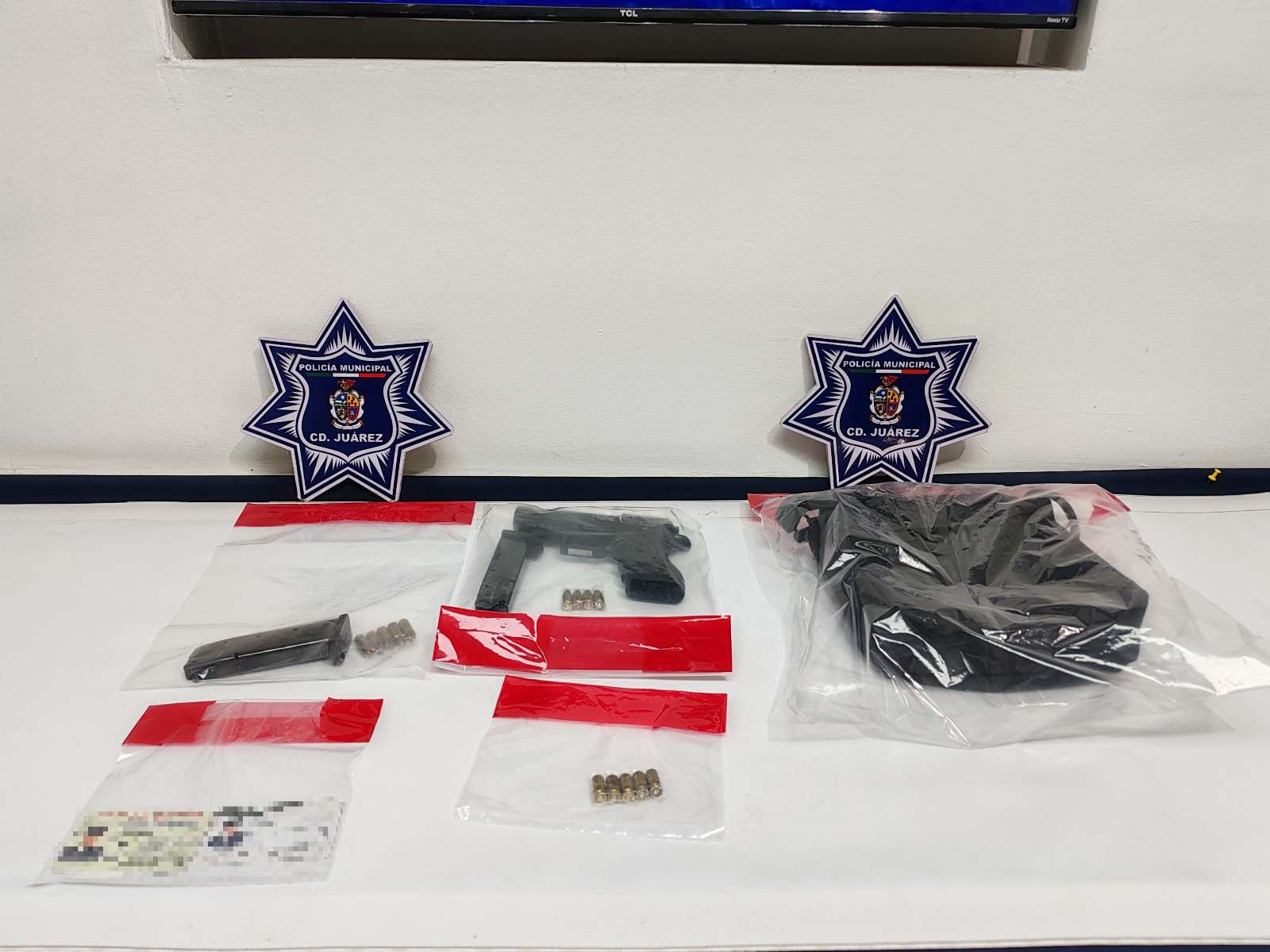 Arrestan a hombre con un arma de fuego