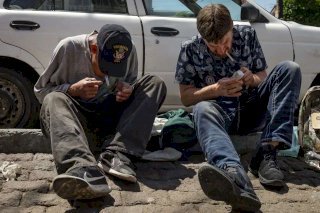 Cruzan estadounidenses al norte de México por drogas baratas