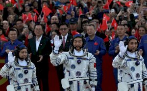 Despega misión china Shenzhou-23 rumbo a la estación espacial Tiangong