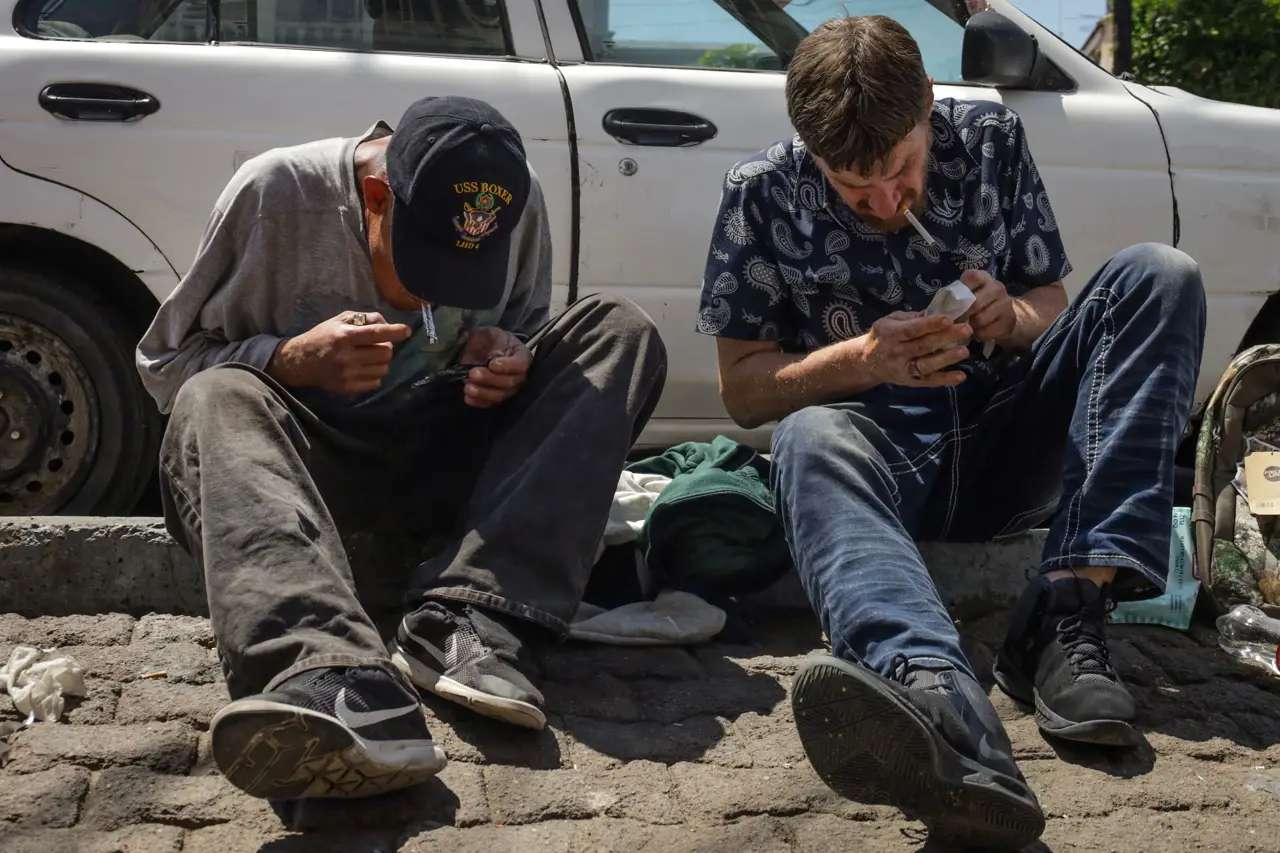 Cruzan estadounidenses al norte de México por drogas baratas