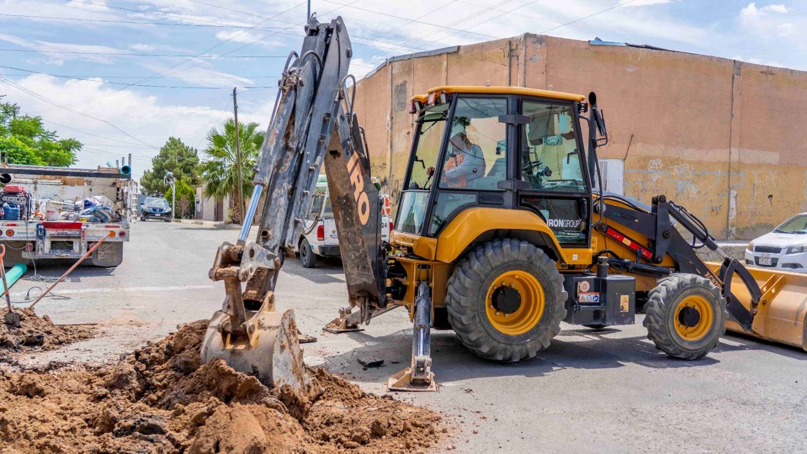 Reparan hundimientos en distintos puntos de la ciudad