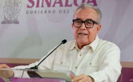 Comparece Rocha Moya ante la FGR en Sinaloa 