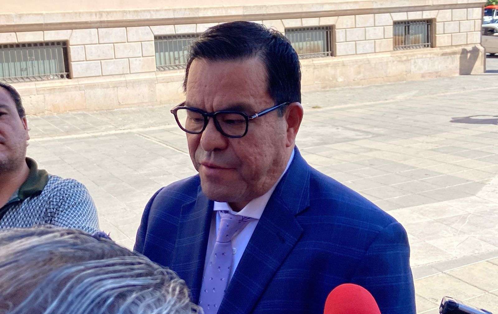 Citan en Cdmx al fiscal Abelardo Valenzuela por denuncia de Corral 