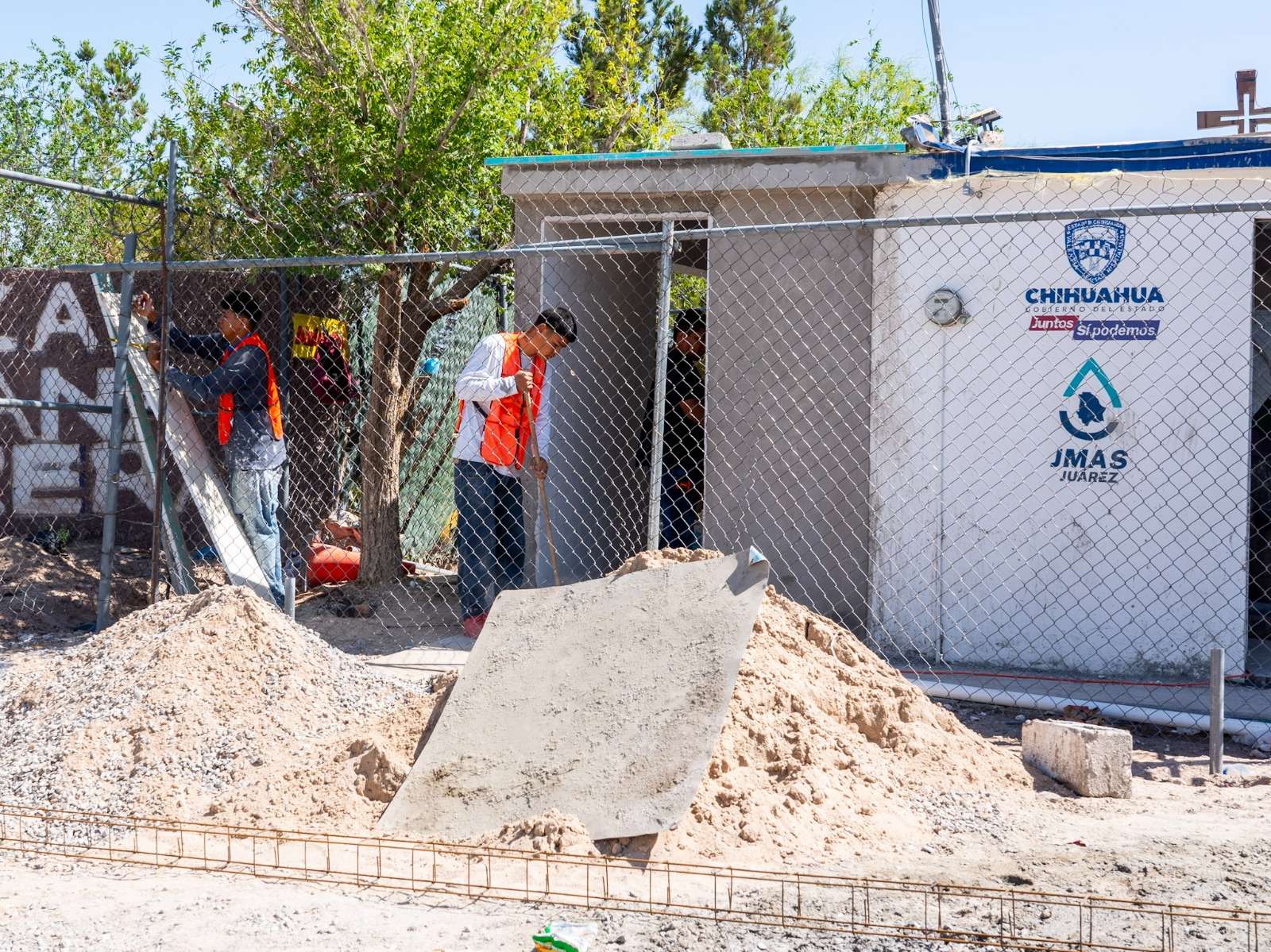 Remodelan módulos de purificación de agua en Anapra