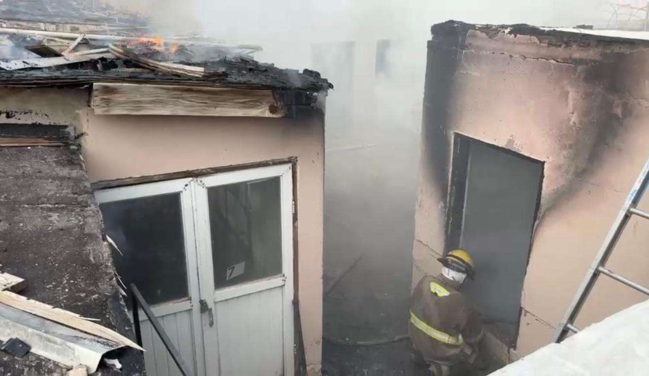 Incendio consume cuartos de vivienda en la colonia Exhipódromo