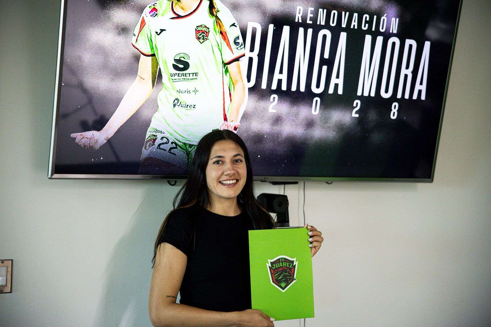 Renueva Bravas a Bianca Mora hasta 2028