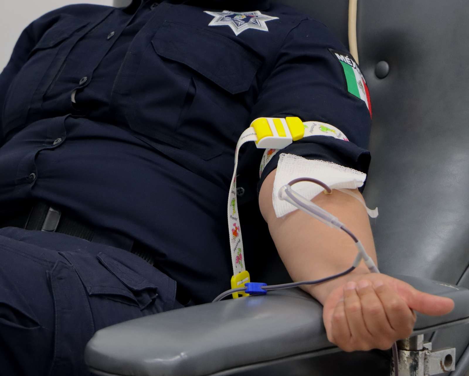 Participan policías municipales en jornada de donación de sangre