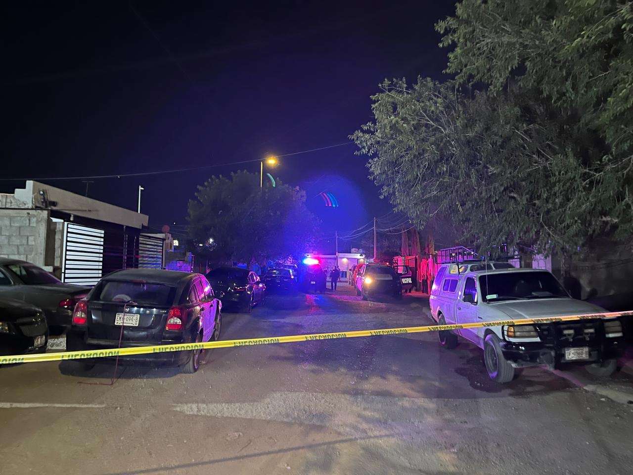 Asesinan a dos a balazos en Cerrada del Parque
